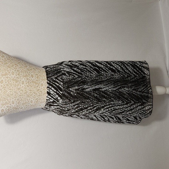 Chico's Black White Animal Print Elastic Stretch Waist Sheer Overlay Flowy Skirt - Picture 6 of 11